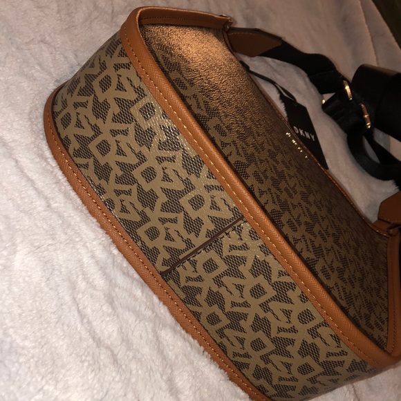 NWT DKNY Crossbody Purse - Picture 14 of 14